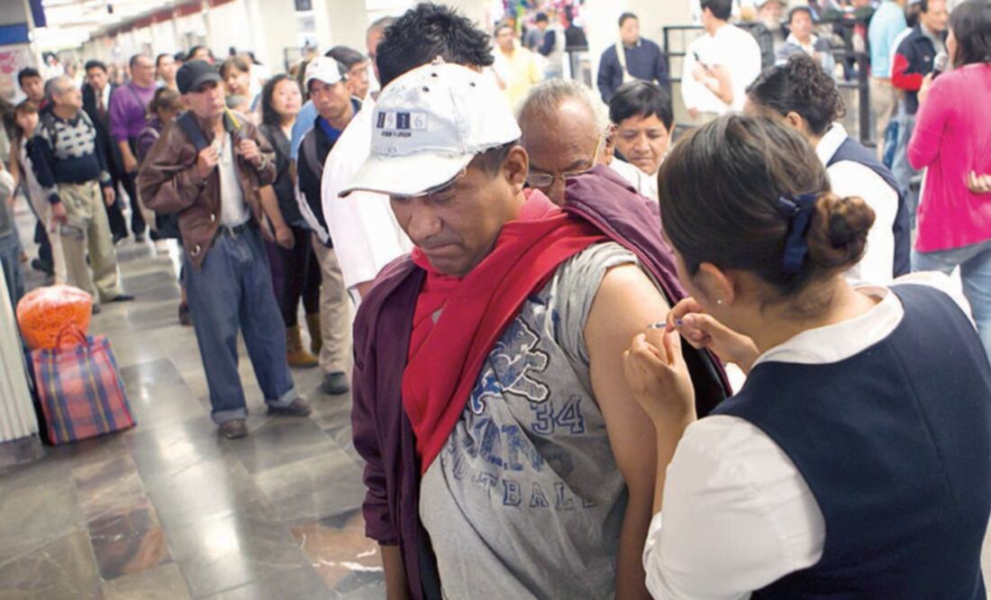 Repor te. En esta temporada invernal se ha aplicado 58% de la meta original de vacunas contra la influenza. (ARCHIVO EL UNIVERSAL)