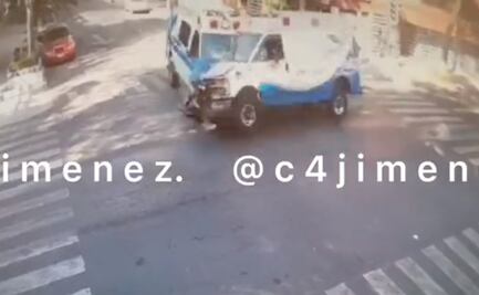 A toda velocidad; video del momento exacto del choque de ambulancias en la Roma