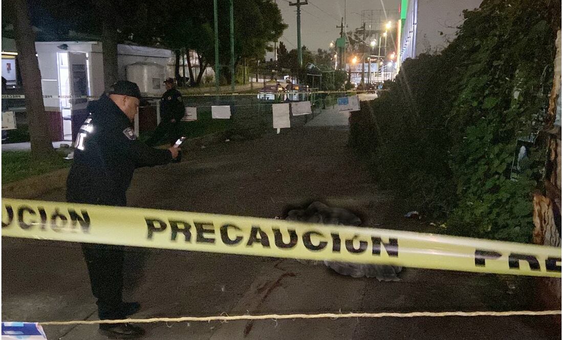 Persona lesionada en Eje Central Lázaro Cárdenas y la calle Paganini. Foto: Juan Carlos Williams/ELUNIVERSAL