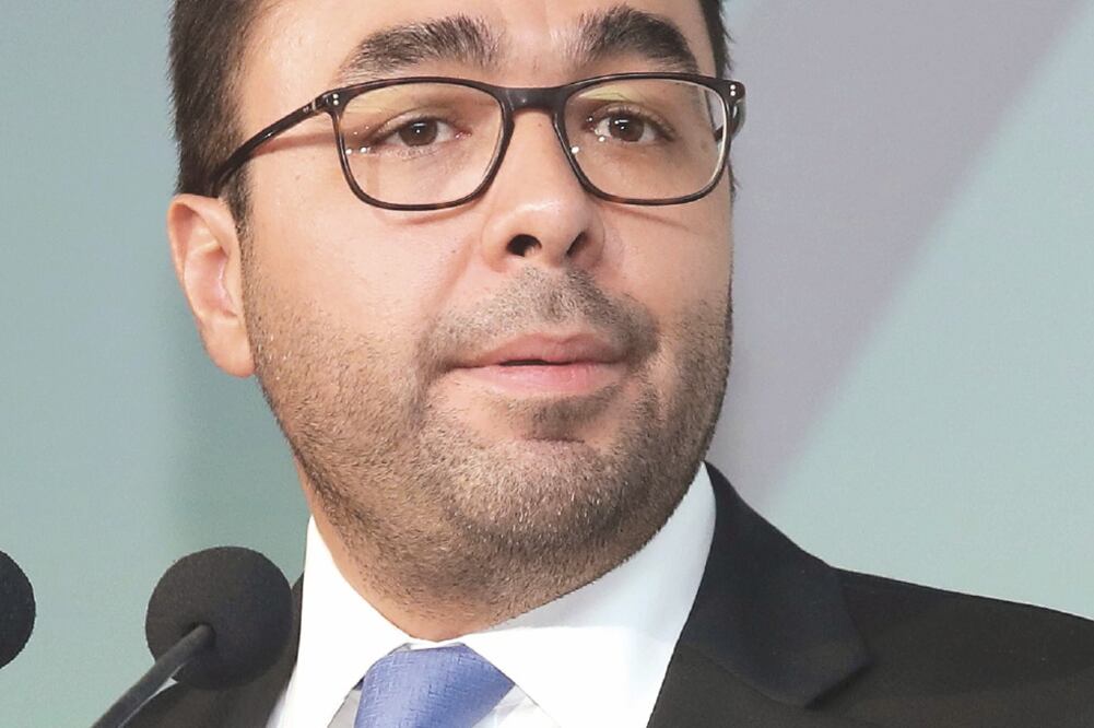 Puja por estaciones de radio