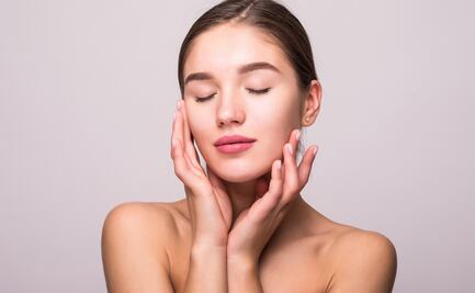 Cómo usar un dispositivo de microcorrientes para tonificar el rostro