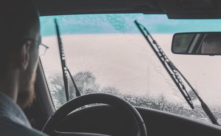 Cómo quitar lo empañado de los vidrios del auto