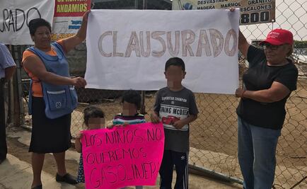 Vecinos "clausuran" gasolinera en la avenida Adolfo López Mateos