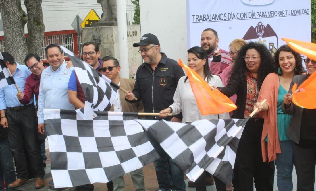 El alcalde de Magdalena Contreras, Fernando Mercado, dio el banderazo de salida al programa “Adiós a los Baches”
Foto: Especial.