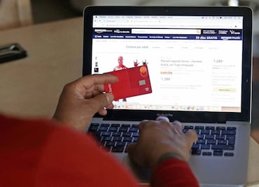 Cambios en comisiones de medios de pago y deducciones al IPAB impactan competencia en bancos, advierten