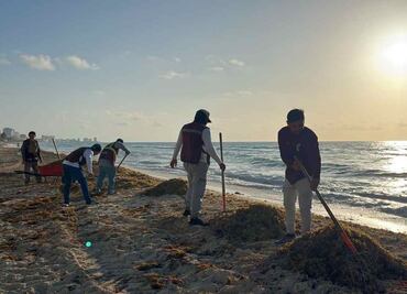 Cancún mantiene playas limpias; mínimo sargazo pese a recales en otras ciudades
