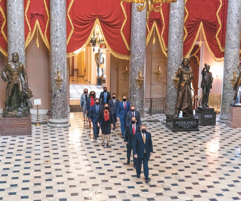 Los demócratas que ejercen de fiscales, previo al inicio del segundo juicio contra el presidente Trump. Foto: MANUEL BALCE CENETA. AP