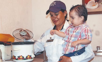 Ser madre joven dificulta la vida laboral: encuesta