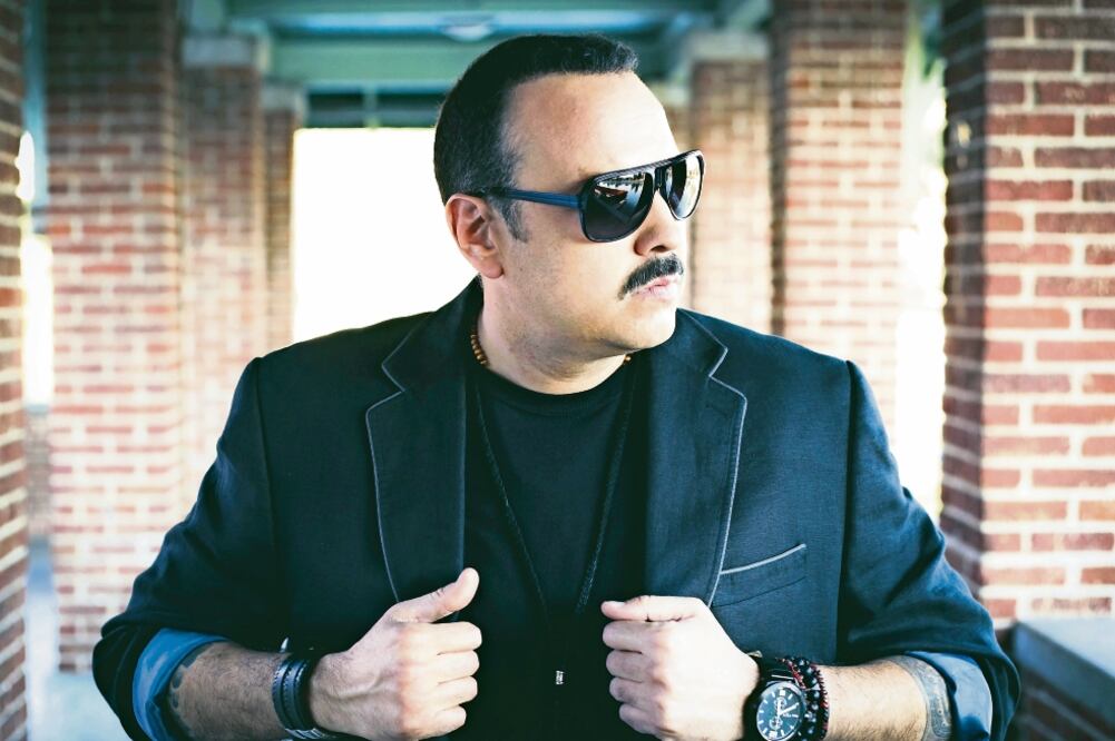 Sabe que sus fans pueden odiarlo o amarlo, pero con tantos años de carrera puede darse ese lujo (CORTESÍA PEPE AGUILAR)