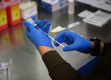 Ante variante ómicron, EMA aprueba combinación de vacunas antiCovid