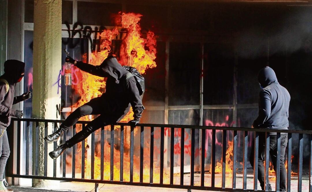 UNAM high schools and university faculties have launched both pacific and violent protests - Photo: Karina Contreras/EL UNIVERSAL