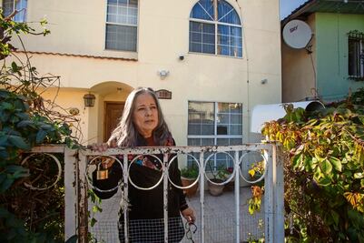 Endeudarse, la otra cara del desabasto de medicinas: “Pedí un préstamo e hipotequé mi vivienda”