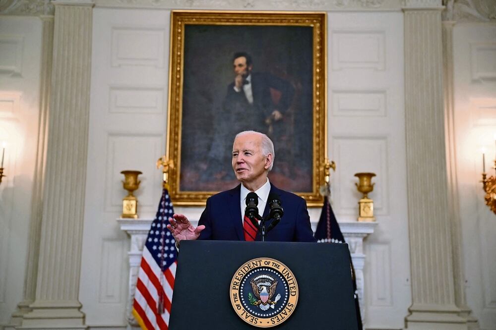 El presidente Joe Biden, después de firmar el proyecto de ley de ayuda exterior en la Casa Blanca en Washington. Foto: de Jim Watson. AFP