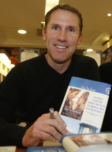 Quién es Nicholas Sparks, el escritor que ha enamorado al mundo