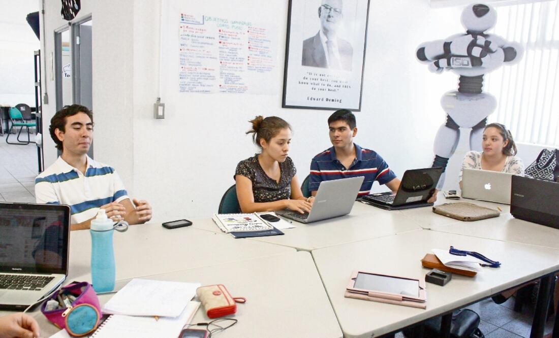 De acuerdo con Enrique Jacob Rocha, presidente del Inadem, se va a poner atención en los programas masivos que han beneficiado a 200 mil empresarios (ARCHIVO EL UNIVERSAL)