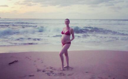 Anne Hathaway presume su embarazo en bikini