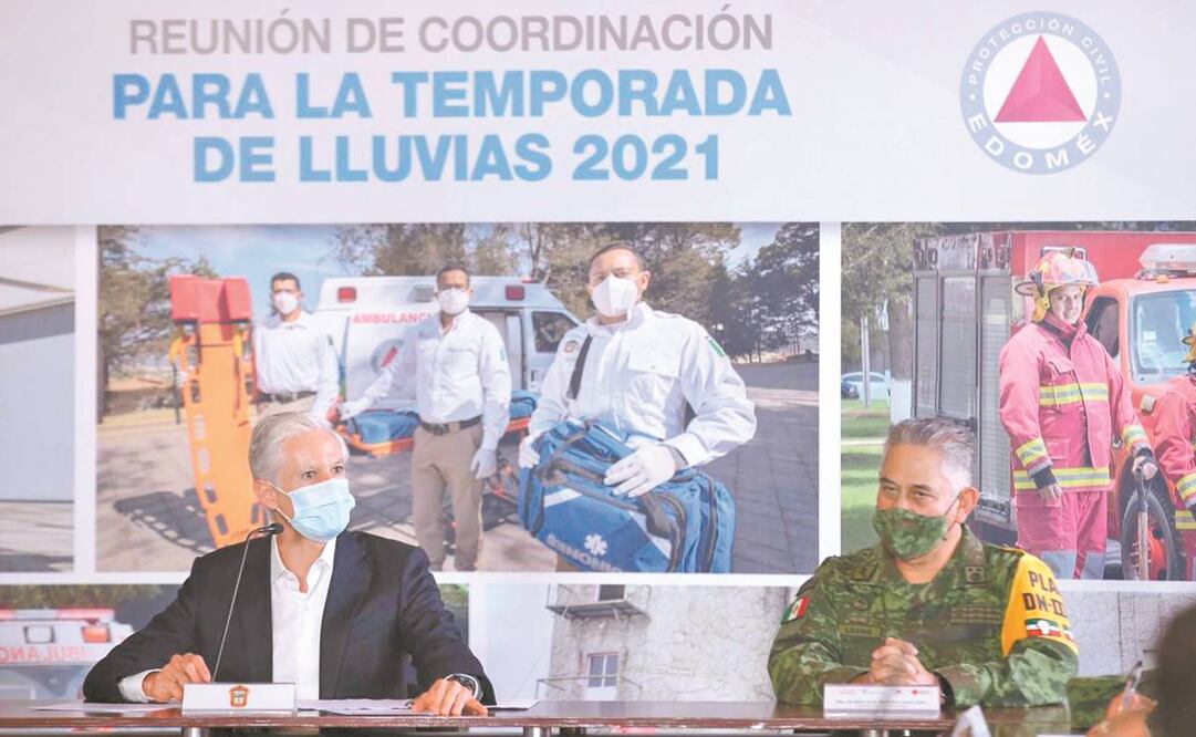 El gobernador Alfredo del Mazo hizo un llamado a todas las dependencias para aplicar protocolos de atención para hacer frente a los retos por la temporada de lluvias. Foto: Especial.