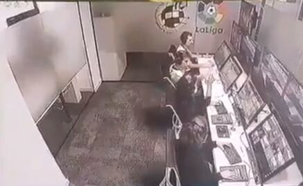 Polémico festejo del VAR en la derrota del Real Madrid