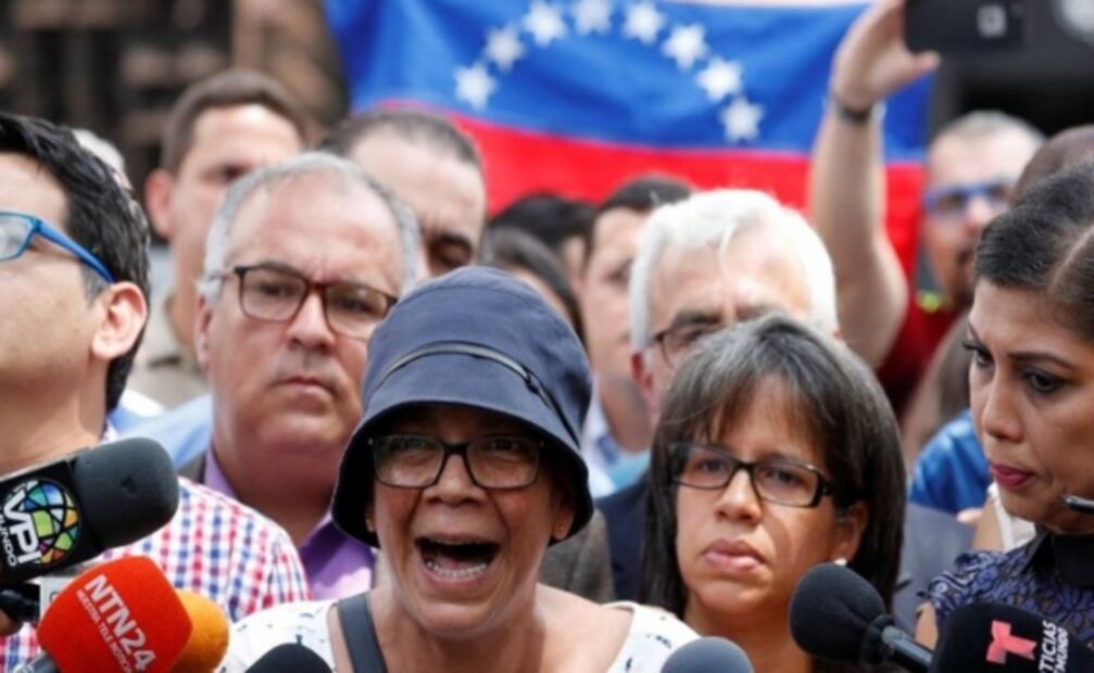 "Nos acusarían de asesinato", acusa esposa de periodista detenido en Venezuela