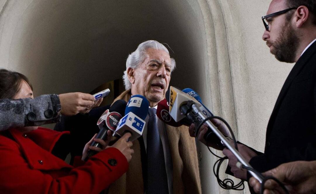 El autor de "La ciudad y los perros" está de visita en Chile para ser reconocido con el grado de Doctor Honoris Causa, de parte de la Universidad Diego Portales. (FOTO: AP)