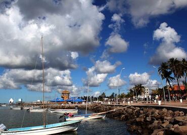 Cierran acceso vehicular en bahía de Altata en Sinaloa