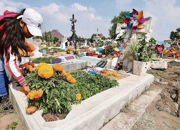 Anécdotas y flores enmarcan a difuntos