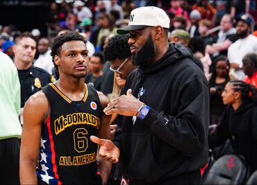 Los Lakers eligieron al hijo de LeBron James como número 55 del draft de la NBA