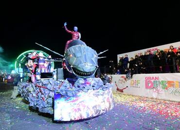 Más de 250 mil habitantes disfrutan desfile navideño "Luz y Magia 2019" en Saltillo