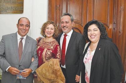 Chapulineo pone a Morena “al mando”