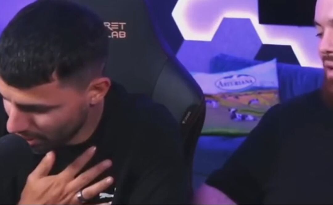 El Kun se tomó el pecho en plena transmisión / Foto: Especiales