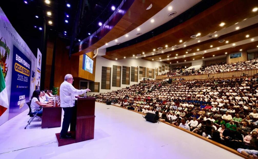 Gobernador visita el campus universitario, donde asistió como invitado del rector (27/08/2025). Foto: Especial