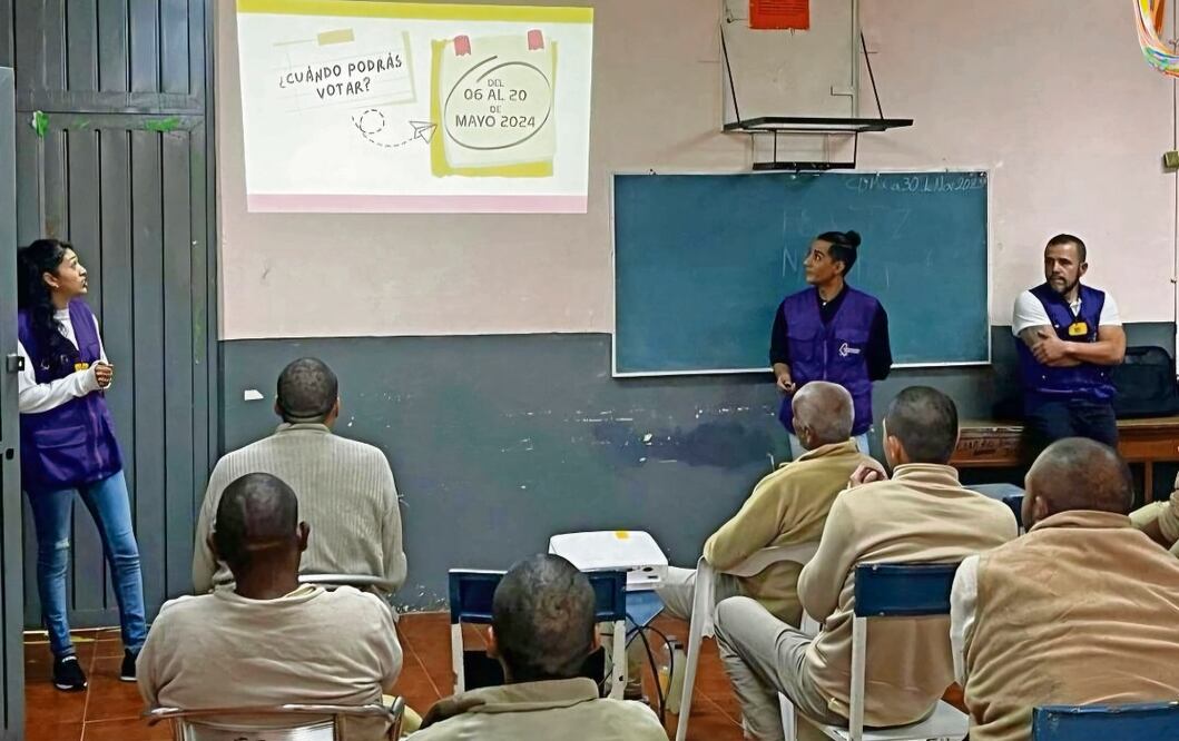 Personal del IECM impartirá 19 talleres en las cárceles; hablará de los cargos a elegir, entre otros temas. Foto: Especial