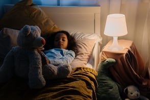 Regreso a clases 2026: ¿Cómo ajustar la rutina de dormir en los niños?; 5 consejos mejorar la calidad del sueño