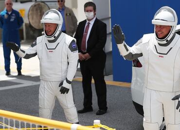 Así se despidieron los astronautas de la Crew Dragon al despegar