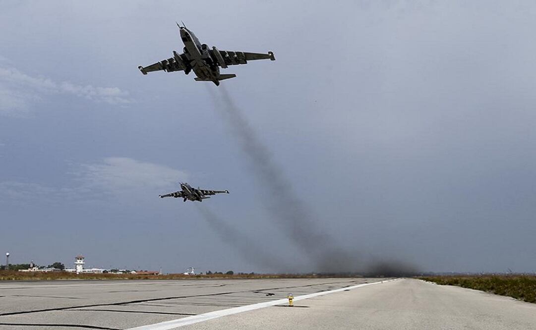 Russian Sukhoi Su-25 fighter jets take off from the Hmeymim air base near Latakia, Syria, October 22, 2015. (Photo: Reuters)