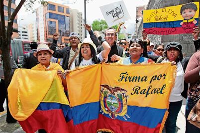 Colectivo lucha por reelección de Rafael Correa