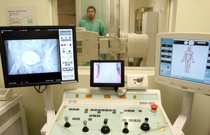 IMSS combate el cáncer con terapia molecular