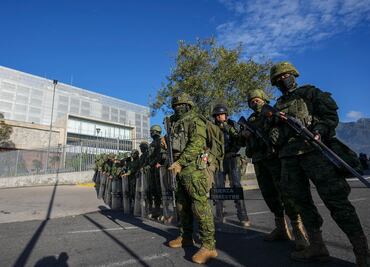 Presidente de Ecuador disuelve el Parlamento y aplica la "muerte cruzada"