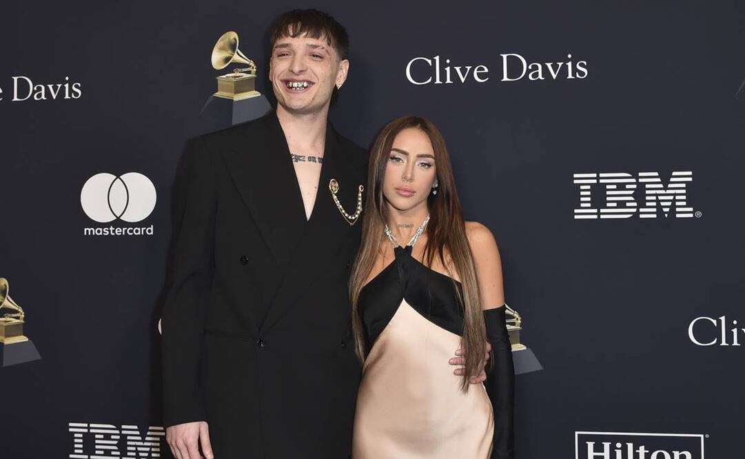 Peso Pluma y Nicki Nicole juntos el pasado 3 de febrero, previo a la entrega de los Grammy. Foto: AP.