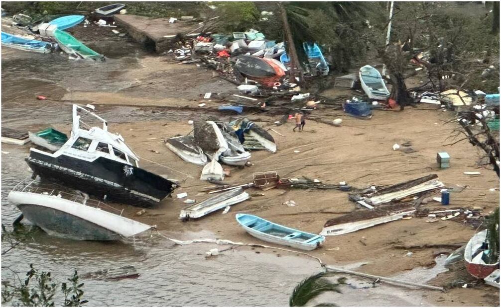 Destrucción de Huracán Otis en Acapulco. Foto: @Corasoun