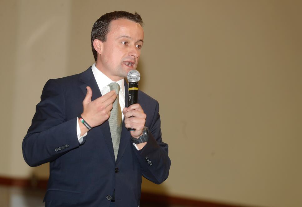 El director del IMSS, Mikel Arriola, hizo reconocimiento a los médicos que laboraron durante los sismos del 7 y 19 de septiembre. (FOTO: IRVIN OLIVARES. EL UNIVERSAL)