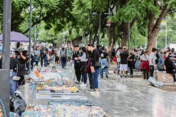 Se instalan ambulantes en la Alameda aun con operativo
