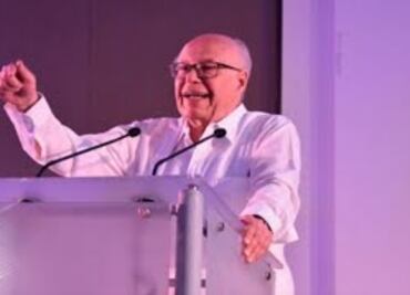 José Narro se baja de la contienda interna del PRI y renuncia al partido