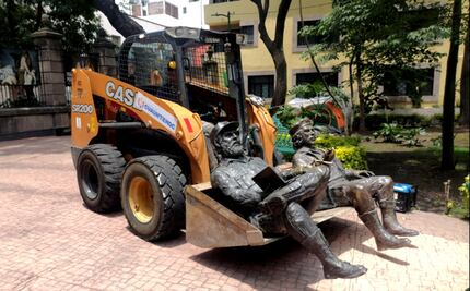 Chocan versiones por el retiro del Monumento Encuentro