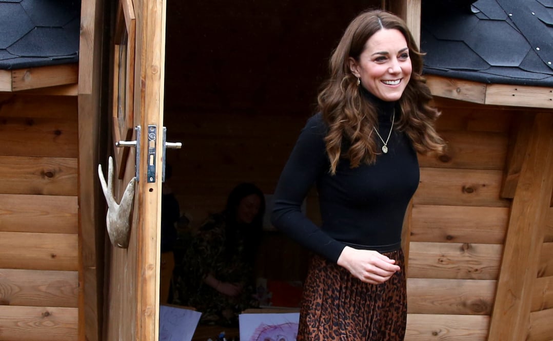 Kate Middleton es una de las monarcas que ha caído rendida al encanto de la falda plisada. Foto: Getty Images
