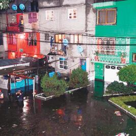 Tromba anega planta baja del Hospital General Ticomán