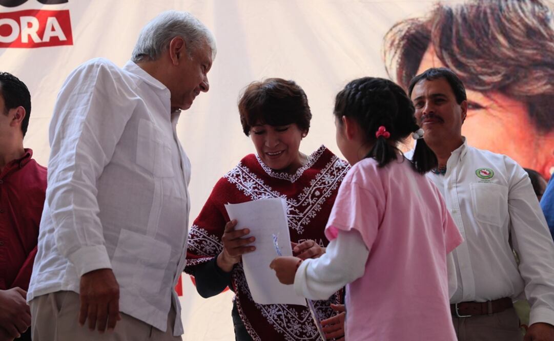 Delfina Gómez estuvo en un mitin acompañada del líder de Morena, Andrés Manuel López Obrador, en Jilotepec. (FOTO: IRVIN OLIVARES / EL UNIVERSAL)