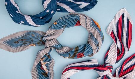 5 maneras de usar un pañuelo y verte con estilo