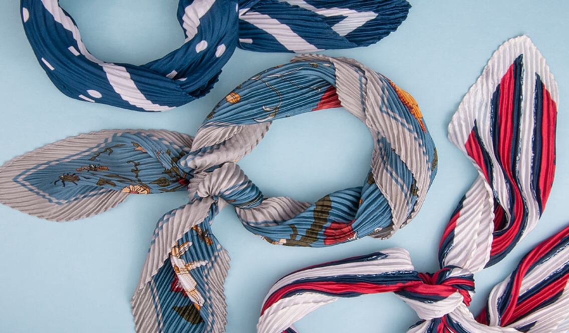 Dale la vuelta a tu outfit con uno de los accesorios que reinarán en los próximos tres meses / Foto / Pexels