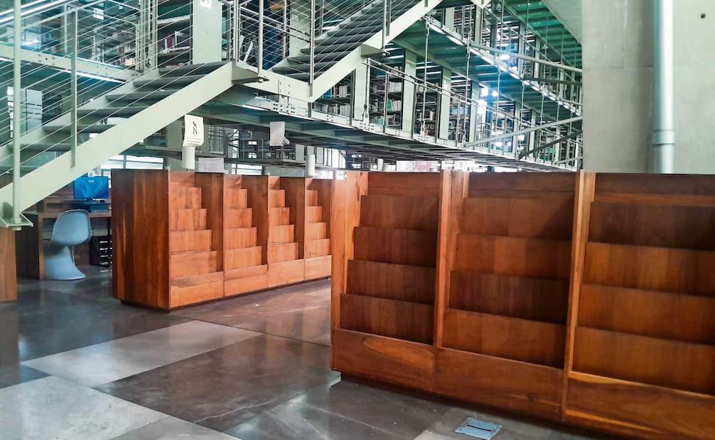 Con estantes semivacíos, poca luz, salas cerradas, acervo desactualizado y falta de mantenimiento en varias áreas sobrevive la Biblioteca Vasconcelos, inaugurada en 2006 entre la polémica por su costo. Foto: Carlos Mejía / EL UNIVERSAL